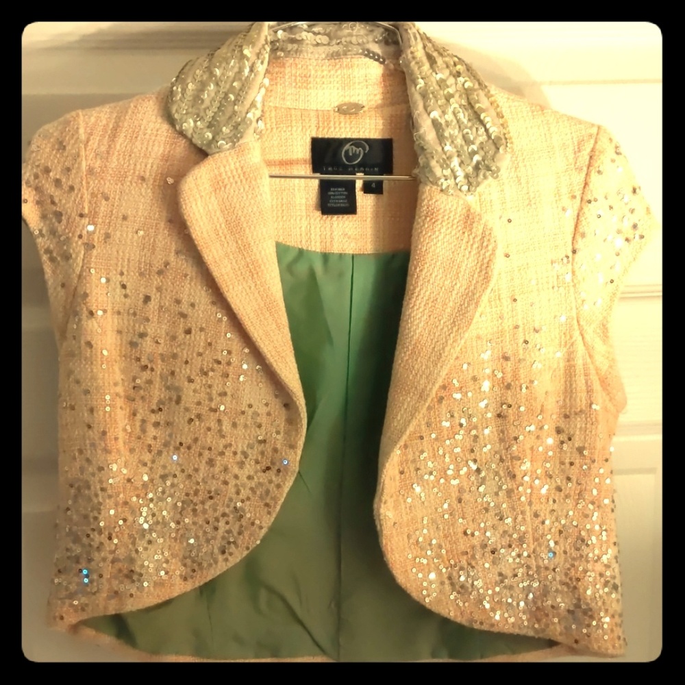 Cap sleeve tweed jacket